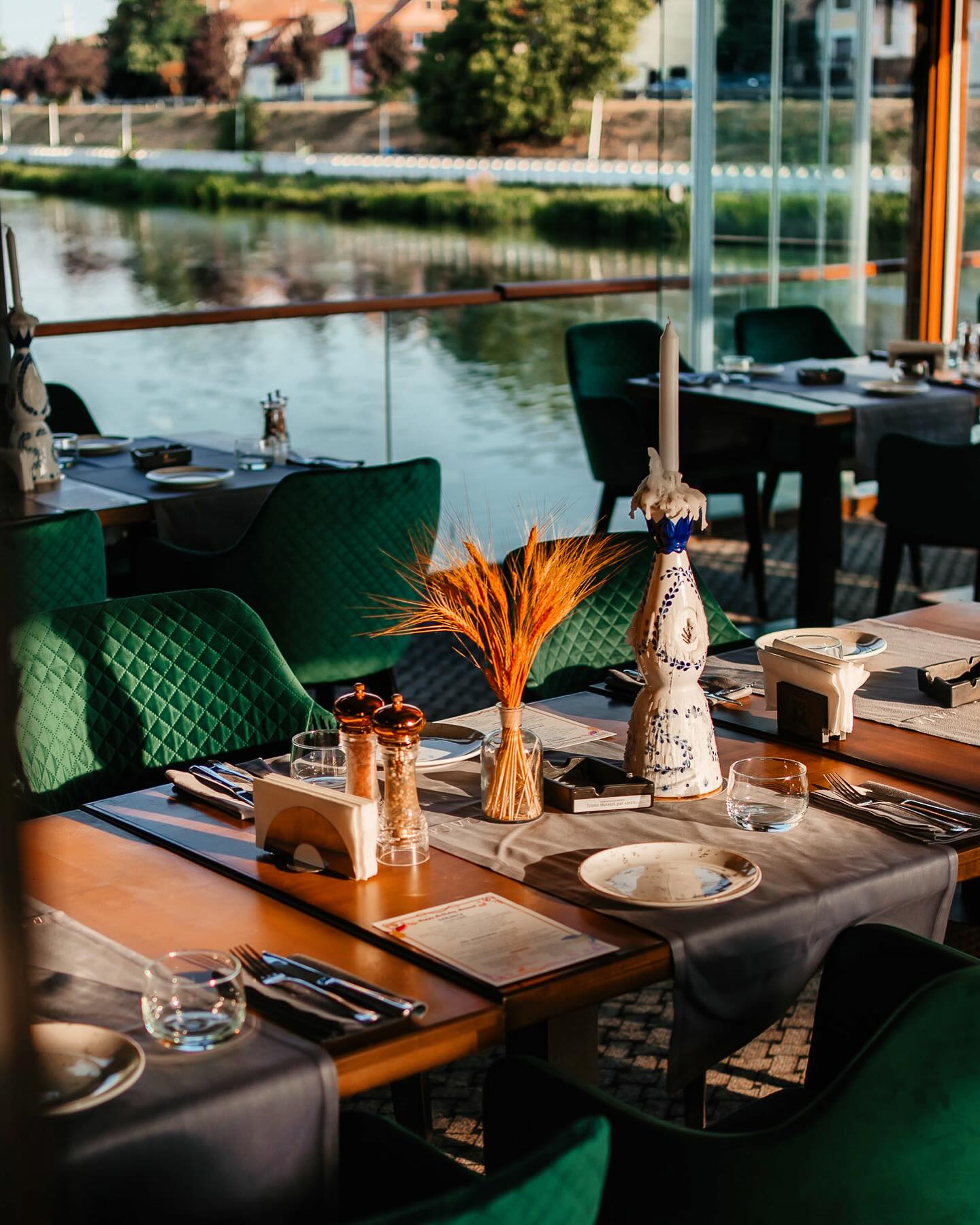 Masă rezervată la RIVO Restaurant Oradea